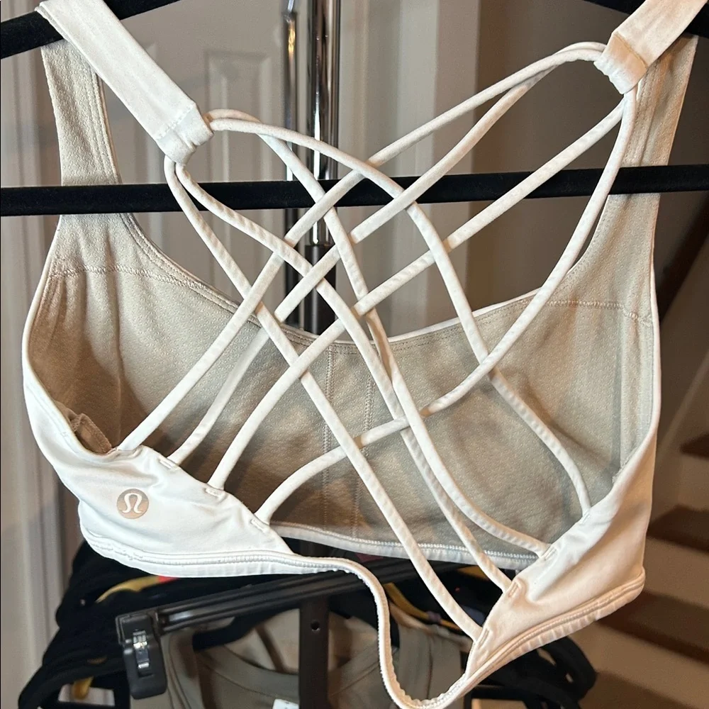 Lululemon Women's Cream Strappy Back Bralette Size 8